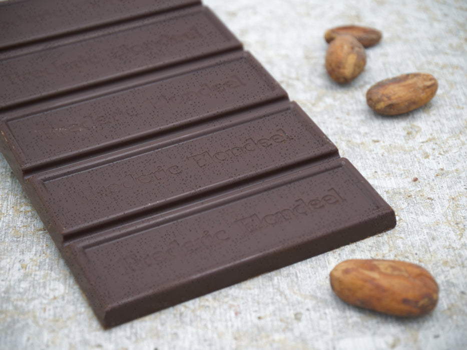 single origin tablet - India 75% with cocoa nibs