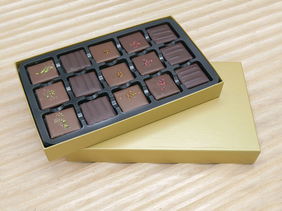box VI - 30 single origin carrés