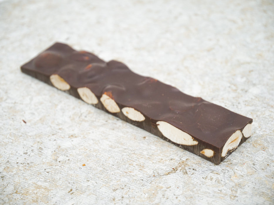 dark chocolate 70% - roasted nuts gladiators