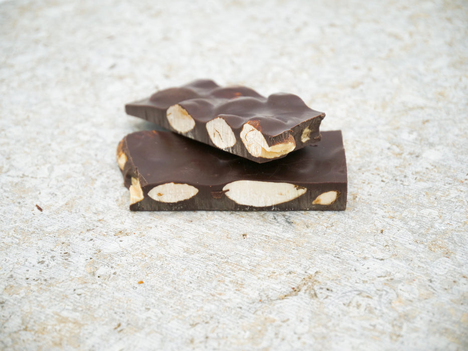 dark chocolate 70% - roasted nuts gladiators